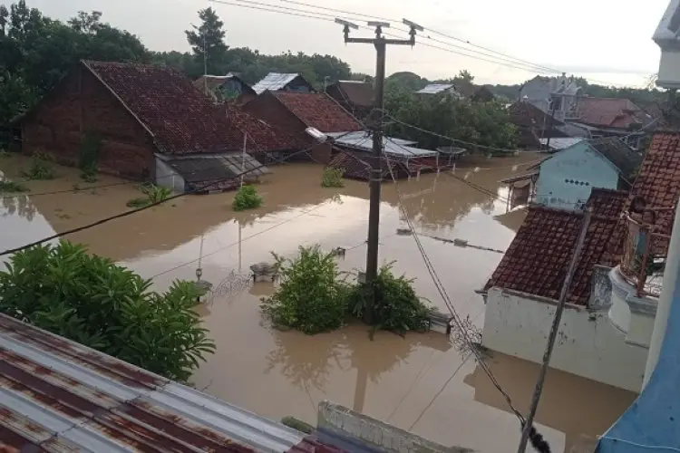Cirebon Timur Dikepung Banjir, Empat Kecamatan Lumpuh Total