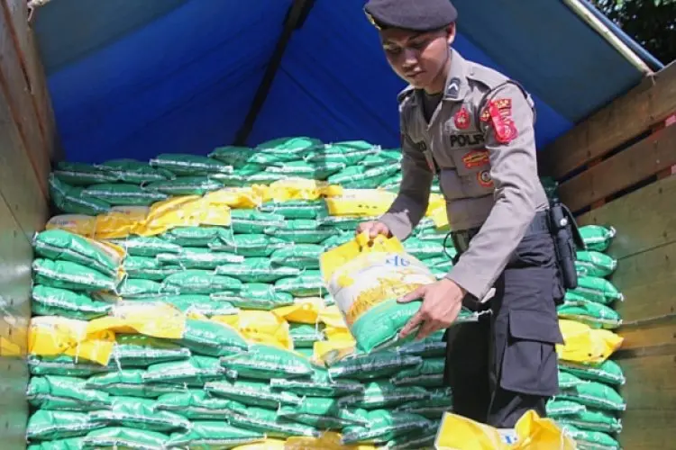 Bantu Pemda, Polres Bogor Laksanakan Operasi Pasar Murah