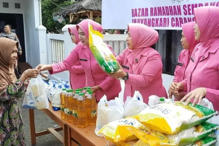 Jelang Ramadan, Bhayangkari Polres Tasikmalaya Gelar Pasar Murah
