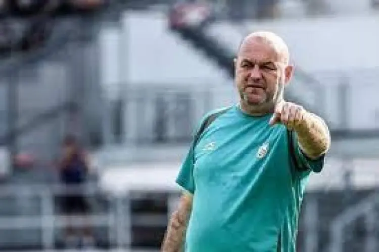 Bojan Hodak Ukir Sejarah Emas Bersama Persib: Samai Rekor Legendaris Abah Tohir dengan Back to Back Juara Liga dalam Format Berbeda