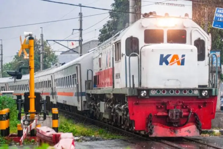 Libur Lebaran, PT KAI Daop 2 Bandung, Pastikan Tiket Kereta Masih Tersedia