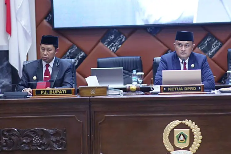 Asmawa Tosepu dan DPRD Kabupaten Bogor Paripurnakan Perda RTRW dan RPJMD
