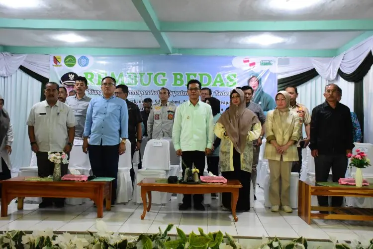 Bupati Dadang Setuju Usulan Kades untuk mendirikan Kelas Jauh SMAN di Desa Ganjar Sabar