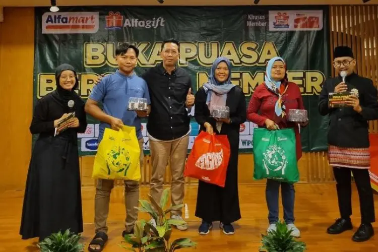 Apresiasi Member Loyal, Alfamart Ajak Buka Bersama