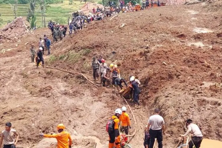 Pencarian Sisa Korban Tertimbun Longsor Dilanjutkan, SAR Bandung: Pencarian Difokuskan di Sektor 1, 2 dan 3