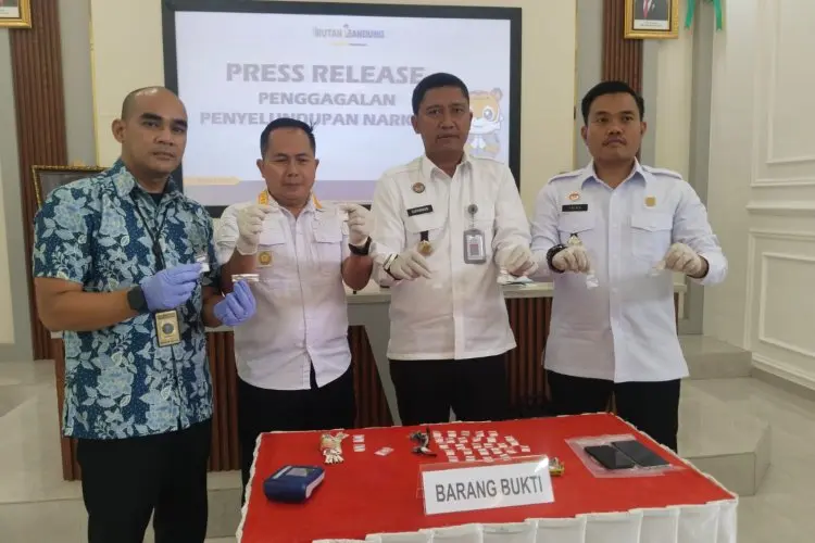 Usai Sidang,  Seorang Tahanan Nekat Seludupkan Sabu ke Rutan Bandung