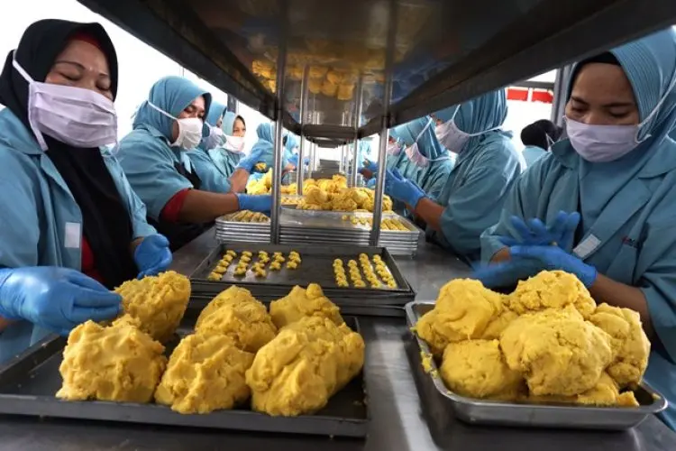 FOTO: Produksi Kue Kering di Pabrik J&C Cookies