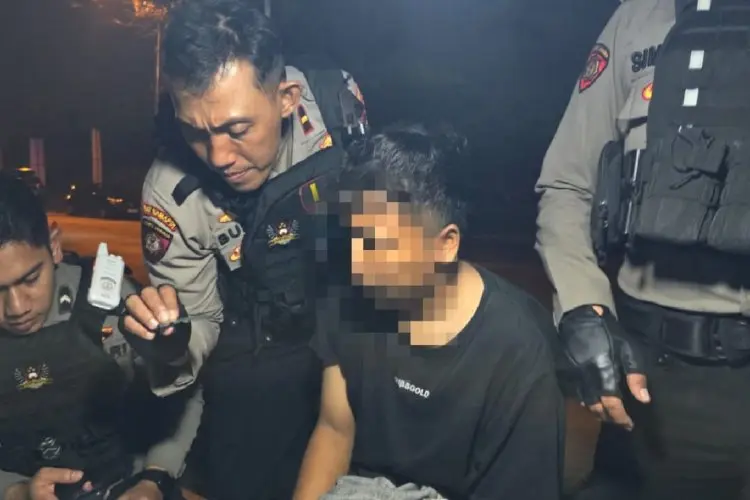 Tim Si Jalak Presisi Amankan Pemuda Yang Membawa Obat Terlarang Berbagai Jenis
