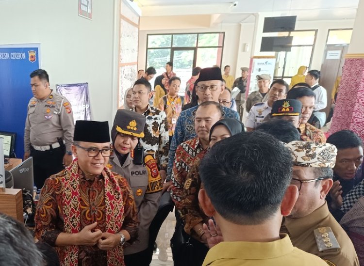 Kunjungi MPP Kabupaten Cirebon, Menteri PANRB Tegur Keras Ketua Pengadilan