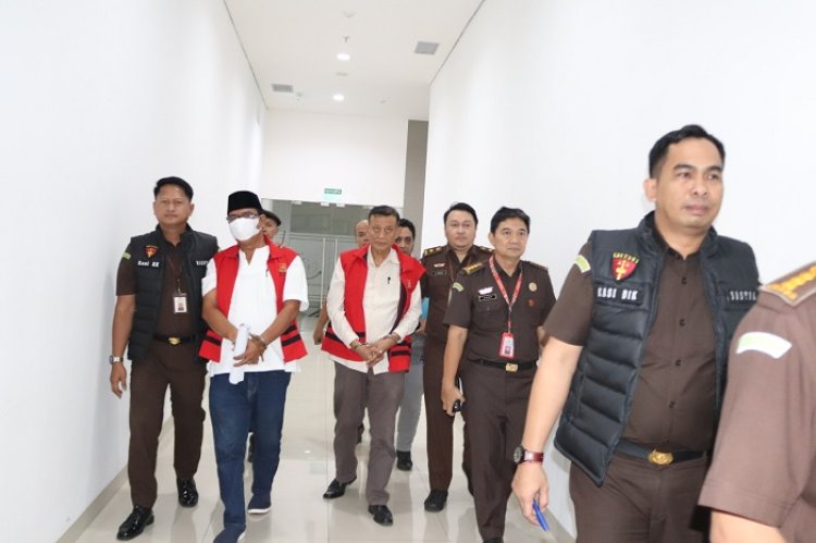 Rektor Universitas Mitra Karya Ditahan Kejati Jabar Usai Korupsi Belasan Miliar Rupiah