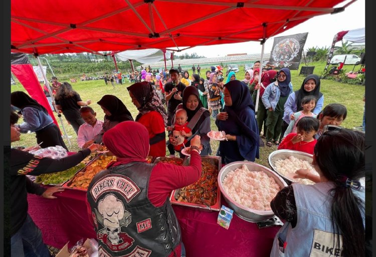 Sambut Ramadan, Komunitas Motor di Bandung Gelar Baksos, 'Botram' Bareng Warga Cisarua