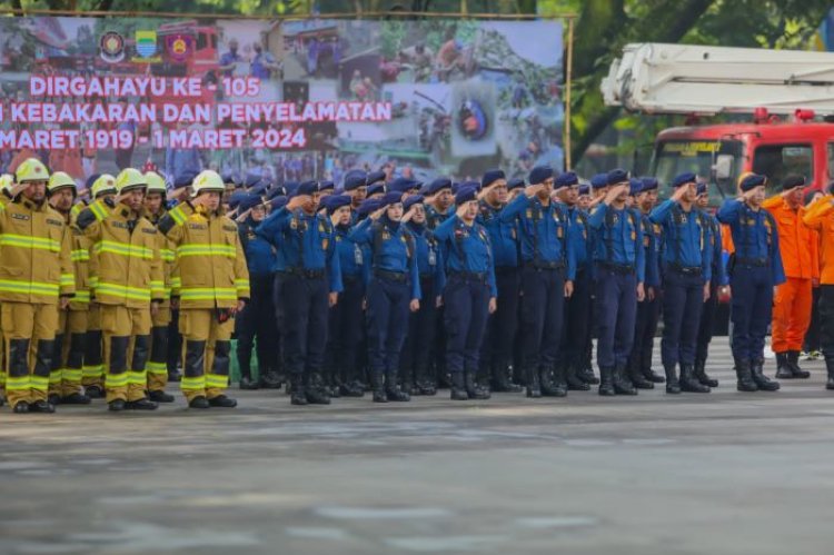 Peringati HUT ke-105, Pj Wali Kota Bandung Minta Damkar Tingkatkan Profesionalisme Pemadam Kebakaran dan Penyelamatan
