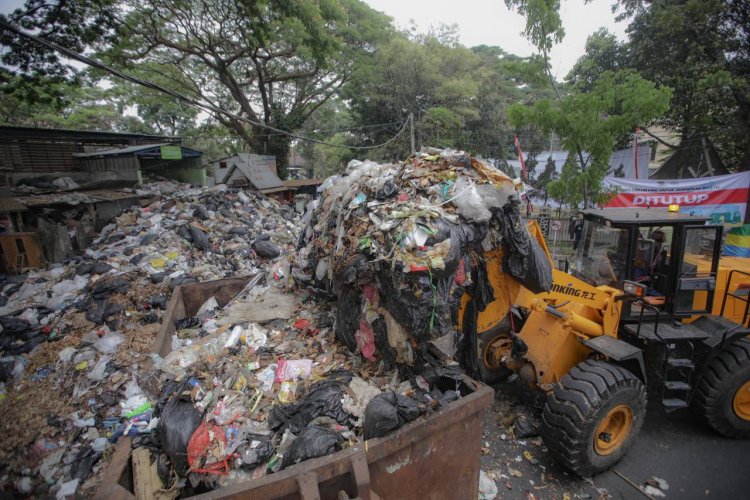 Volume Sampah di Kota Bandung Meningkat Saat Ramadan