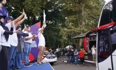 Mudik Asyik Bersama BUMN 2024, PosIND Berangkatkan 8 Bus Berisi Ratusan Pemudik ke Sejumlah Daerah