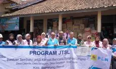Peduli Korban Terdampak Longsor dan Banjir Bandang di KBB, Srikandi PLN UID Jabar Salurkan Bantuan Sembako 