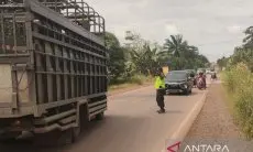 Polisi Tertibkan Pedagang Antisipasi Kemacatan saat Arus Balik Lebaran 2024