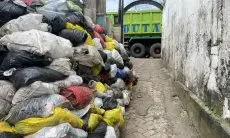 Dua Pekan Tak Terangkut, Penumpukan Sampah Rumah Tangga Bikin Warga di Padalarang Tak Nyaman