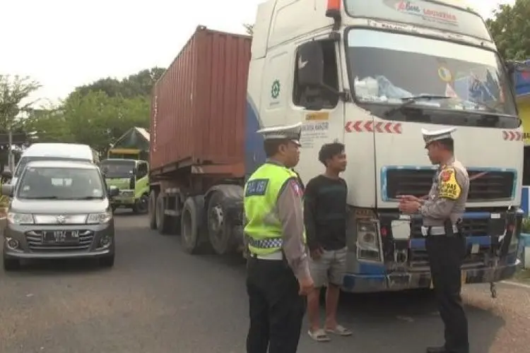 Mulai Jumat Truk Barang Dilarang Melintas di Jalur Mudik