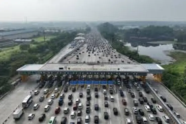 Dishub Jabar Minta Pemudik Pastikan E-Toll Cukup Sebelum Berangkat
