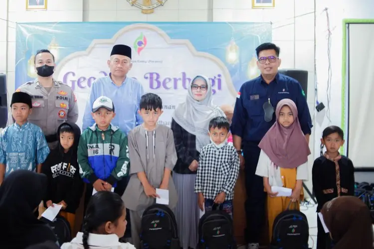 Geo Dipa Beri Ribuan Paket Sembako untuk 3 Desa Pada Safari Ramadan di Patuha