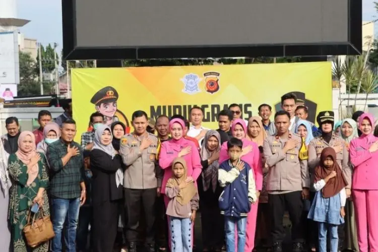 Mudik Gratis, Kapolres Berangkatkan Puluhan Pemudik