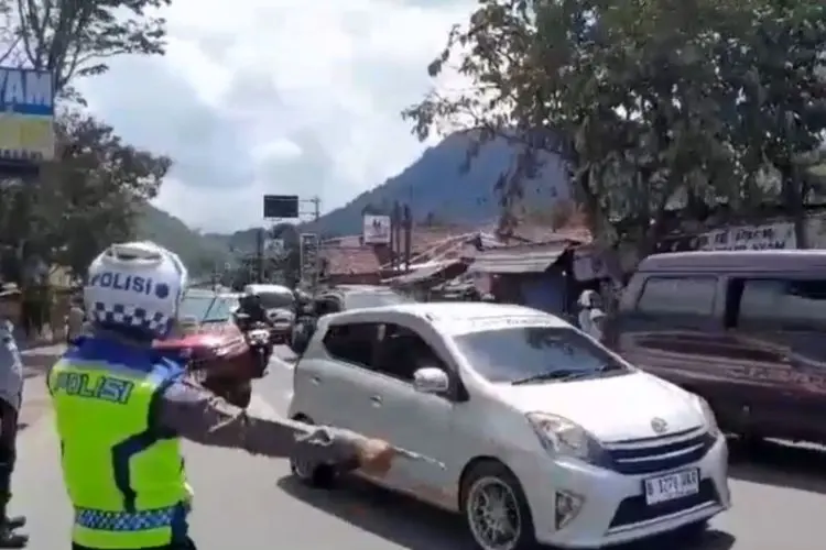 Bandung-Garut Padat, Polres Bandung Terapkan One Way