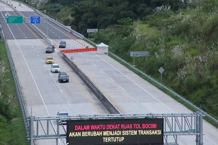 Foto Uji Coba Pengoperasian Kembali Tol Bocimi Pasca Longsor