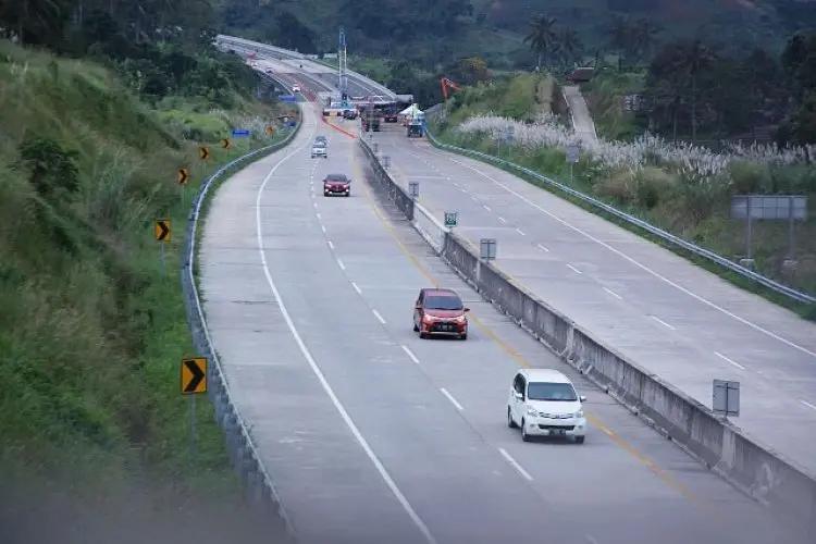 Polres Sukabumi Buka Tol Bocimi Untuk Arus Balik