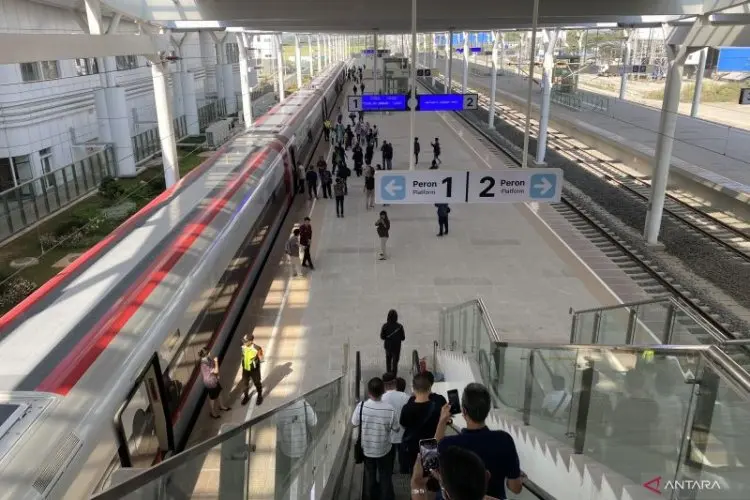 Penumpang Whoosh Meningkat 30 Persen Selama Lebaran 2024