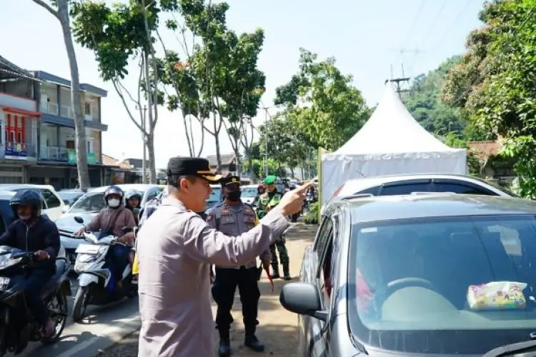 H+3 Lebaran, Polisi Urai Kendaraan Yang Akan Menuju ke Wisata Ciwidey
