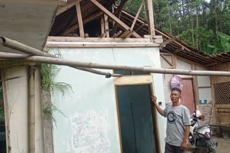 Warga Lebak Waspadai Hujan Disertai Angin dan  Petir