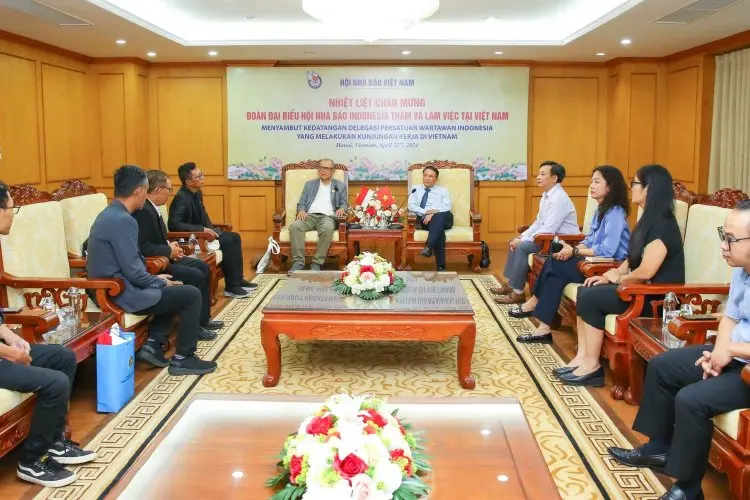 Lawatan ke Vietnam, PWI bahas Tantangan Media dengan VJA