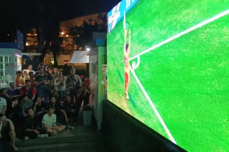 Begini Keseruan Nobar di Teras Sukasari, UMKM Juga Bisa Gelar Nobar