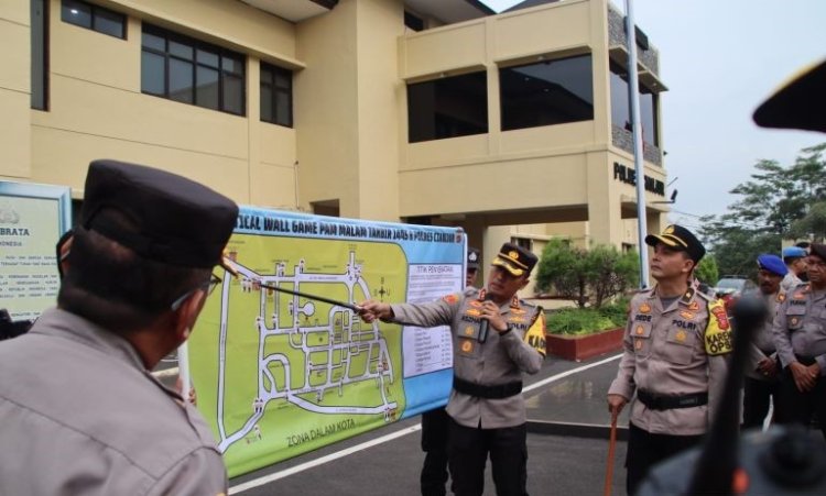 Tim Gabungan Lakukan Penyekatan Konvoi Kendaraan Malam Takbiran di Cianjur