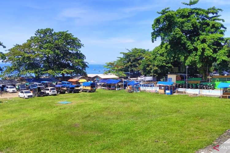 Ribuan Wisatawan Padati Objek Wisata Pantai Selatan Kabupaten Sukabumi