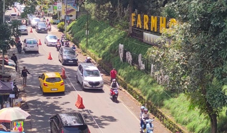 H+3 Lebaran Lembang Padat, Ekor Antrean Nyampai Kota Bandung