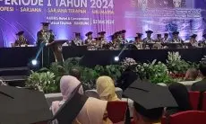 Kukuhkan 1.624 Wisudawan, Rektor Unjani Doakan Lulusan Jadi Presiden