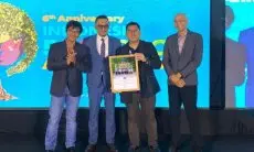 JNE Sabet Penghargaan Indonesia Best 50 CSR Awards 2024 Kategori Courier Service