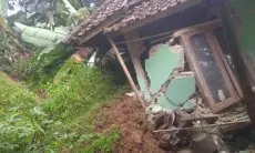Diterjang Longsor, Tujuh Rumah di Desa Sindangjaya Alami Rusak Berat dan Puluhan KK Terdampak