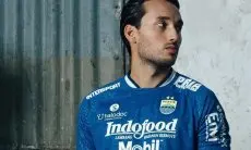 Ezra Walian Sebut Hasil Imbang Persib Dibantu Suporter Bali United