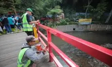 Aksi 300 Orang, Sulap Teras Cikapundung Jadi Makin Kinclong
