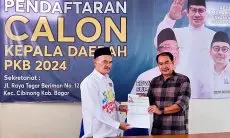 Sulhajji Jompa Kembalikan Formulir Cabup Bogor 2024 ke PKB