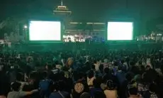 FOTO: Ribuan Bobotoh Penuhi Nobar Persib vs Madura United di Gedung Sate