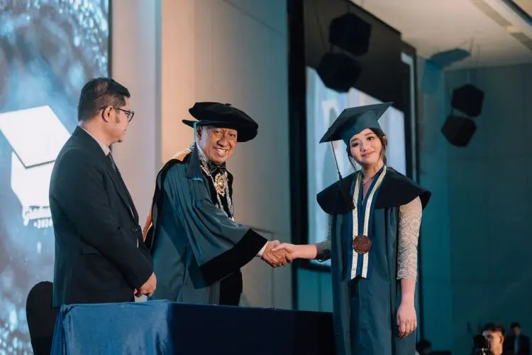 480 Wisudawan Larut Dalam Kemeriahan Syukuran Wisuda SBM ITB