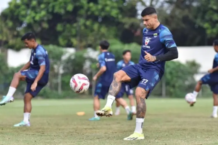 Persib Adaptasi Bola Baru di Championship Series Liga 1 2023/2024
