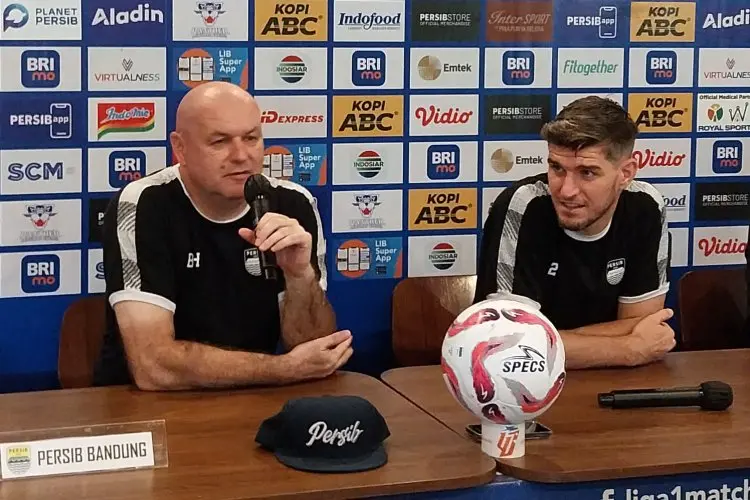 Jelang Persib vs Bali United, Bojan Hodak Singgung Bobotoh