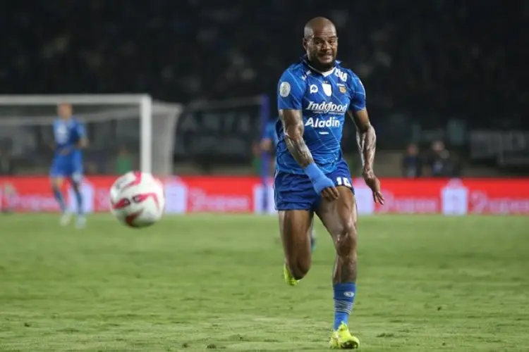 David da Silva Dapat Penghargaan Jelang Final Championship Series Liga 1 2023/2024