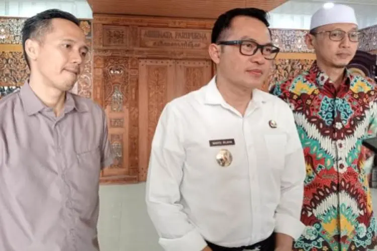 Pj Bupati Cirebon Wahyu Mijaya Tiba-Tiba Sambangi Gedung Dewan, Ada Apa?