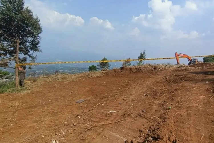 Diduga Akibat Aktivitas Alat Berat di Lereng TNGHS, Banjir dan Longsor Menimpa Warga Cijeruk