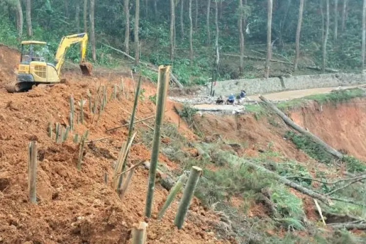 Imbas Bencana Longsor di Kecamatan Gununghalu, PJU di 10 Titik Sempat Mati Total